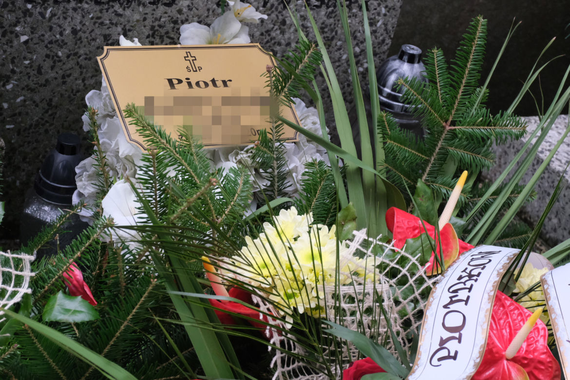 Ciało zadźganego Piotra spoczęło w mogile