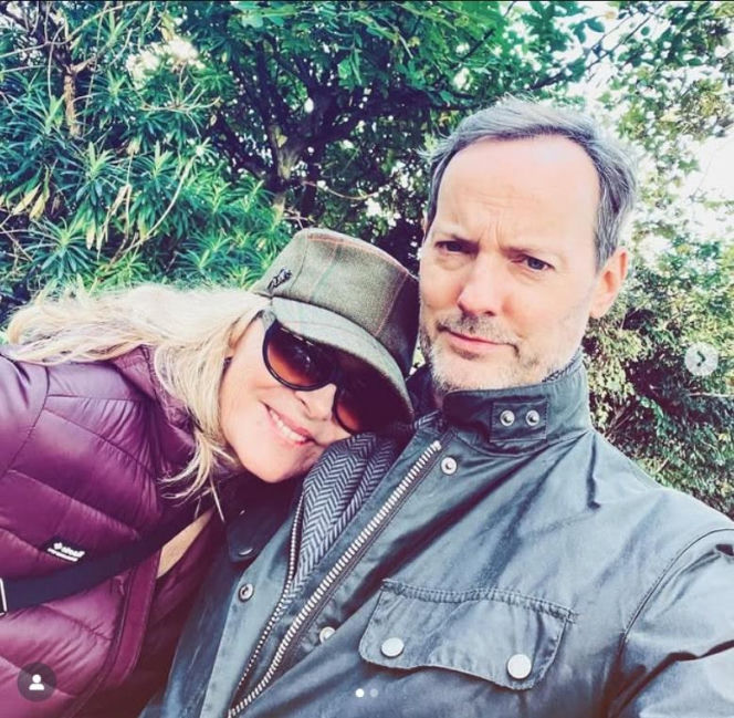 Zaskakujący ślub gwiazdy "Seksu w wielkim mieście"! Kim Cattrall w garniturze na tysiące