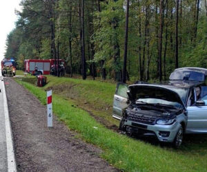 Bielsk Podlaski – Kleszczele. Samochód rozpadł się na pół po uderzeniu przez terenówkę