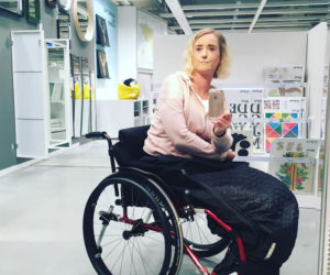Niepełnosprawna Anna Derewienko, bydgoska malarka wyrzucona z fundacji. Przez politykę?