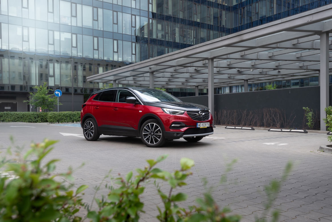 Opel Grandland X Hybrid4