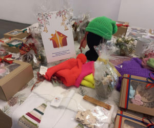 ​Z każdym dniem wybór jest coraz mniejszy. W Galerii MBWA w Lesznie trwa Kiermasz Świąteczny