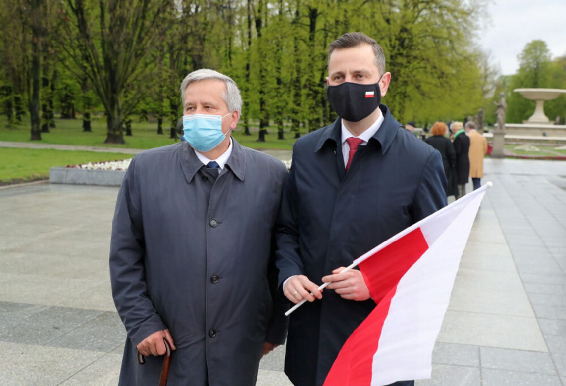 Bronisław Komorowski na obchodach Święta Flagi