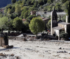 ARMAGEDDON we Francji i Włoszech! Wielkie zniszczenia,ofiary śmiertelne ulewy i huragany, dziesiątki zaginionych w obu krajach i straty na miliony euro