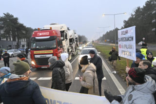 Mają dość korków, chcą buspas. W godzinach szczytu protestowali na pasach