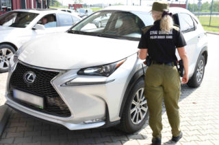 Podkarpackie. Zatrzymali siedem kradzionych samochodów na granicy