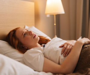 Polacy masowo popełniają ten błąd przy kolacji. Eksperci z Harvardu ostrzegają przed nocnym wzrostem kortyzolu