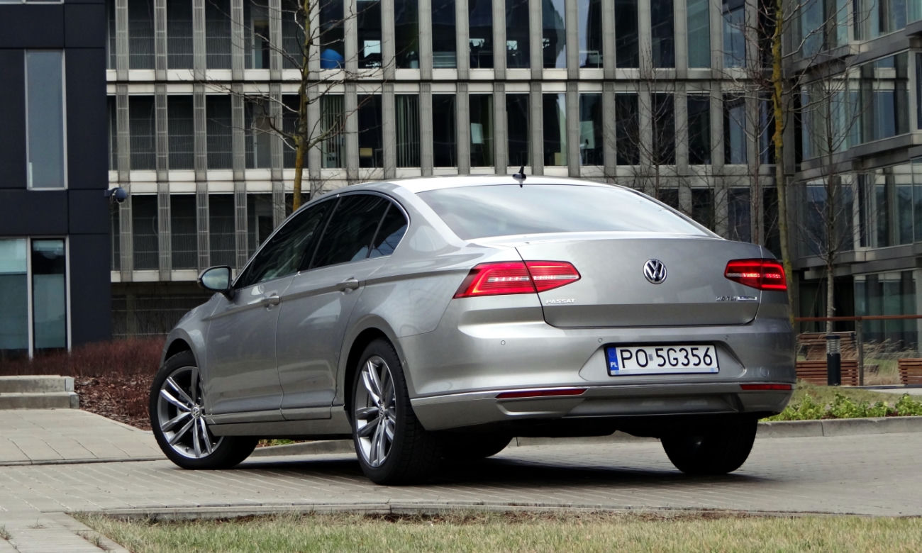 Volkswagen Passat Limousine B8 Highline 2.0 TDI DSG BlueMotion