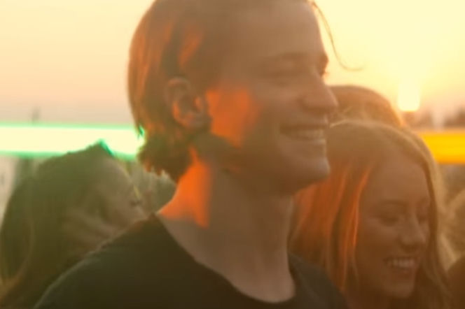Kygo w teledysku do Firestone