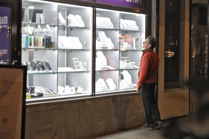 Paweł Wilczak szuka złota w w lombardzie