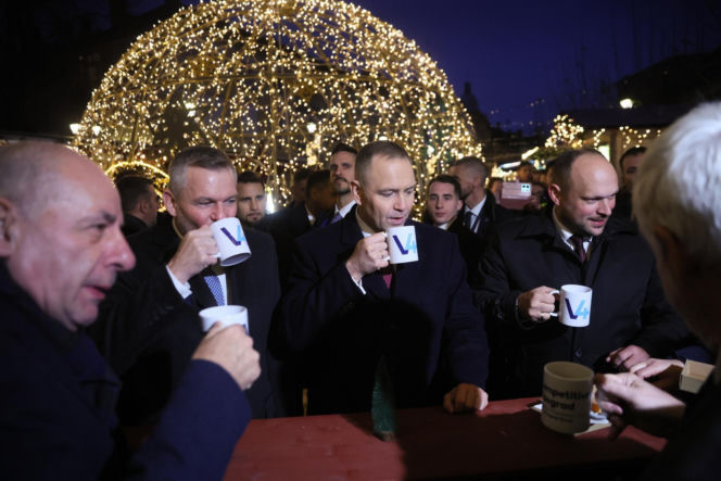 Karol Nawrocki wpadł na jarmark świąteczny
