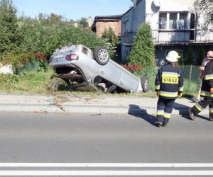 Kierowca dachował, bo jechał po pijaku