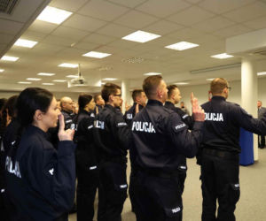 Ślubowanie nowych policjantów w Radomiu