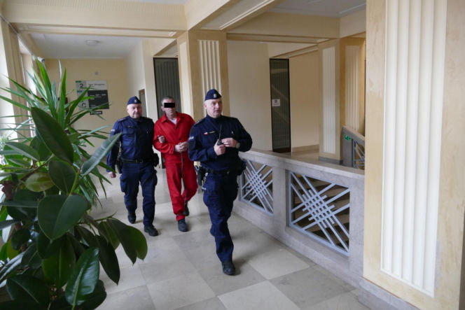 Ostrzelał braci i próbował zabić nożem znajomego. „Nie wiem, czy nim go uderzyłem”