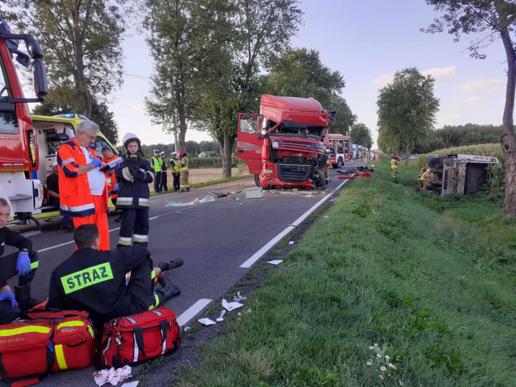 Wypadek na DK 19 w Turowie. Trzy osoby trafiły do szpitala