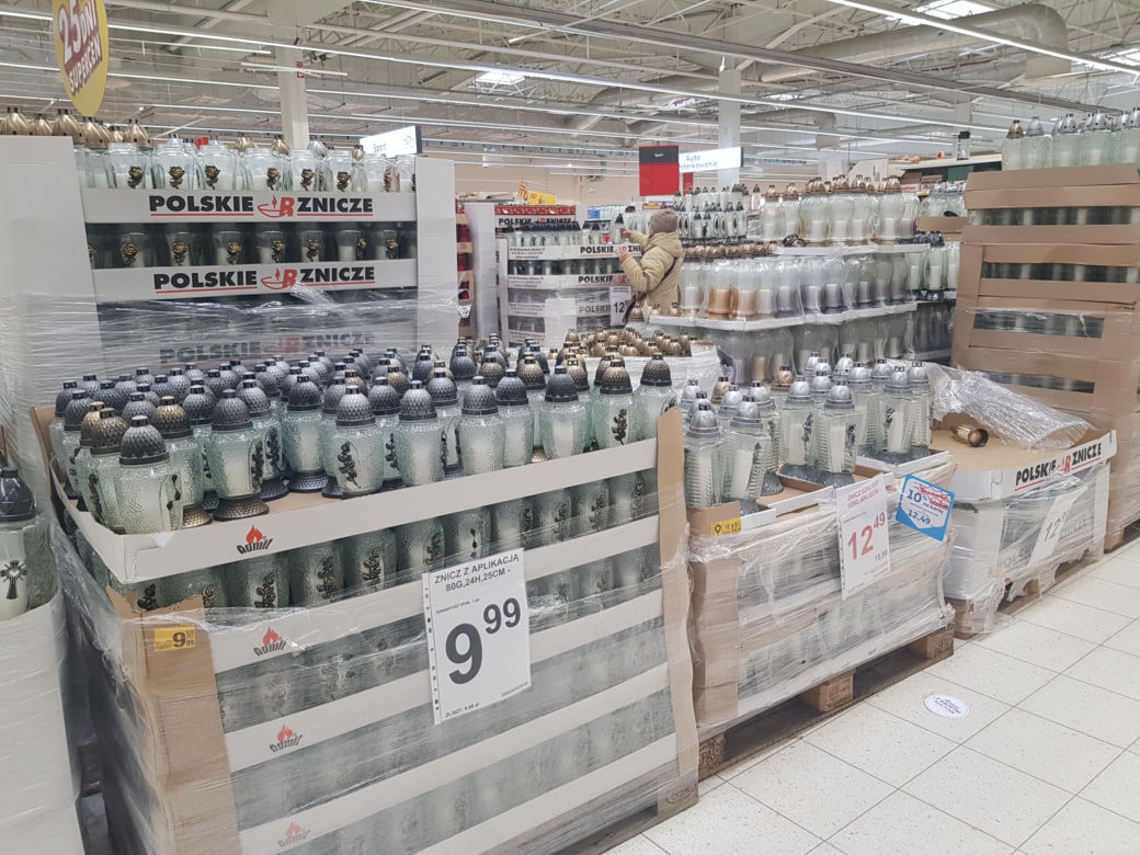Wszystkich Świętych 2023. Ile kosztują znicze w Białymstoku? [ZDJĘCIA] 