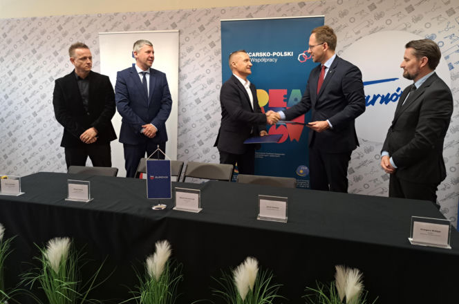 Podpisanie umowy na remont ul. Lwowskiej w Tarnowie