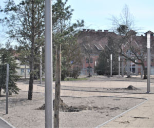 Remont przed dworcem PKP w Iławie - marzec 2020