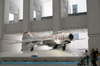 Rój starych myśliwców J-6 przerobionych na drony. Jak Chiny planują obezwładnić obronę Tajwanu?