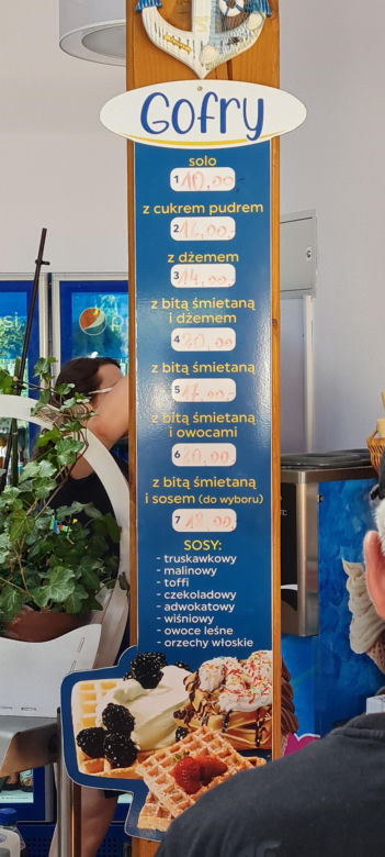 Niedzica to idealne miejsce na jesienny wyjazd. Jezioro, góry, lasy, a do tego taniej niż w Zakopanem