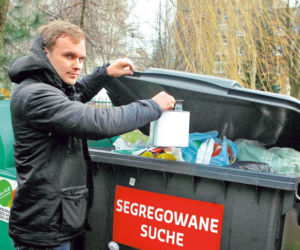 Dezodorant wyrzucisz tylko w Rembertowie