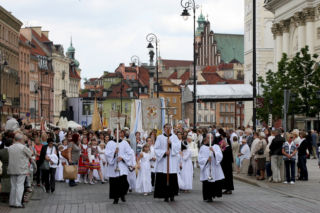 Boże Ciało 2022. Którędy przejdzie procesja w Warszawie [TRASA]