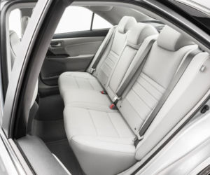 Toyota Camry 2015 w nowym odważnym stylu