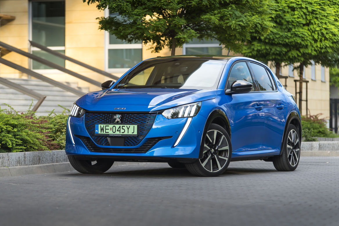 Peugeot e-208 GT