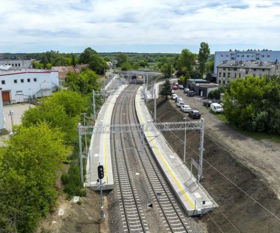 Bydgoszcz przebudowuje wiadukt przy stacji Fordon. To brakujące dojście do zmodernizowanej kolei