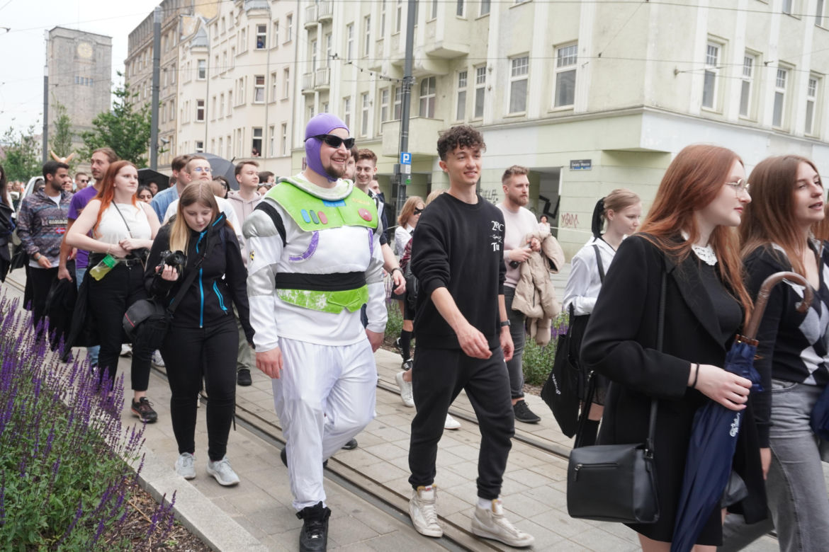 Studenci przejęli Poznań. Zobaczcie jak wyglądał Pochód Juwenaliowy 2024!