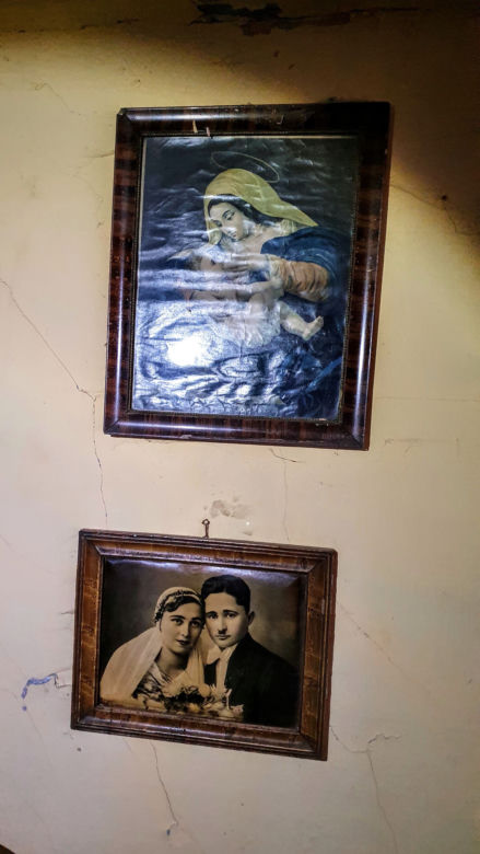 Uśpiona wieś pełna opuszczonych domów. Niesamowite miejsce odkryte przez eksploratorów z Chorzowa [ZDJĘCIA]
