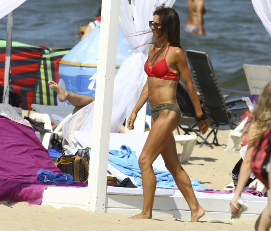 Marta Kaczyńska z rodziną na plaży 