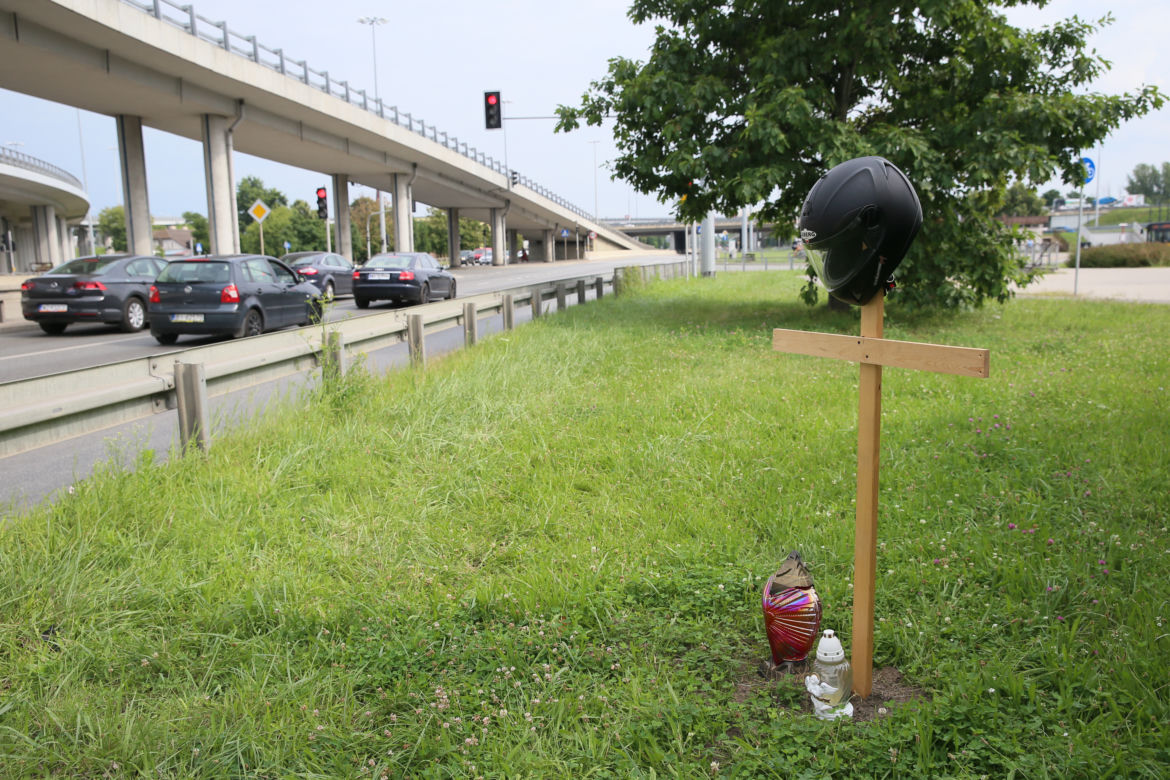 Najpiękniejsze pomniki pośmiertne. Te tragedie wstrząsnęły całym krajem