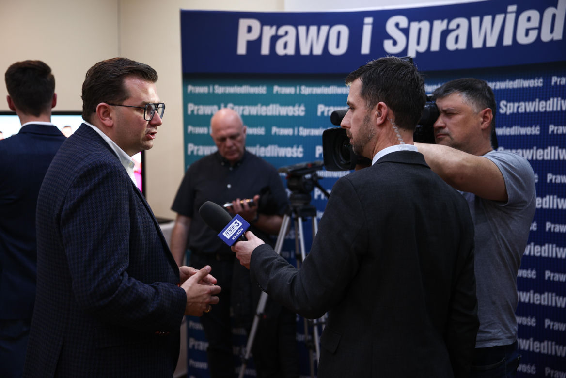 Wieczór wyborczy w sztabie Łukasz Kmity