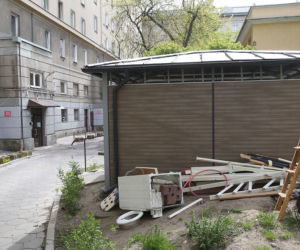 Śmieci zalewają Warszawę