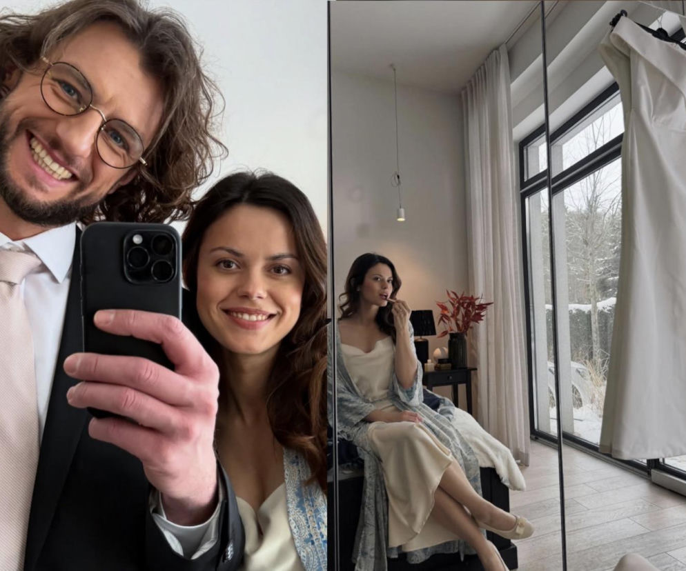 Paulina Lasota i Mateusz Mosiewicz uśmiechają się na selfie, odgrywając Kasię i Mariusza ze M jak miłość. Obok odbicie Lasoty w lustrze, poprawiającej makijaż, z widoczną na wieszaku białą suknią ślubną, co sugeruje nadchodzący ślub po porodzie córki, o czym można przeczytać na Super Seriale.