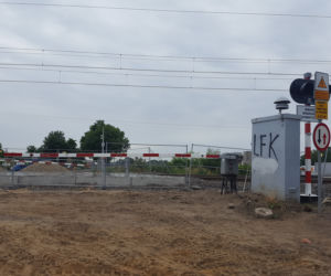 Opóźnia się termin otwarcia przejazdu kolejowego przy ul. Henrykowskiej w Lesznie