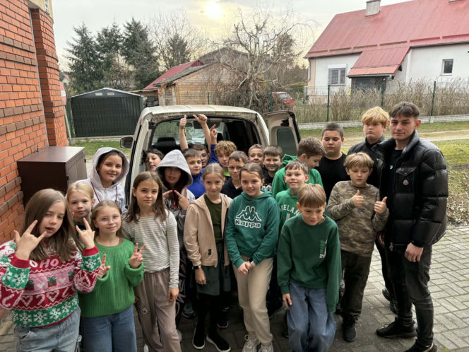 Rekord pobity! Ponad 400 kg karmy zebrane w akcji TikTokera dla schroniska w Ostrowie