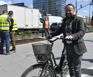 Spacer z Trzaskowskim po centrum Warszawy, Rewolucja na rondzie Dmowskiego się dokonała