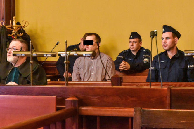 Paweł W. mógł zabić młode małżeństwo przygniatając ich samochodem do ściany