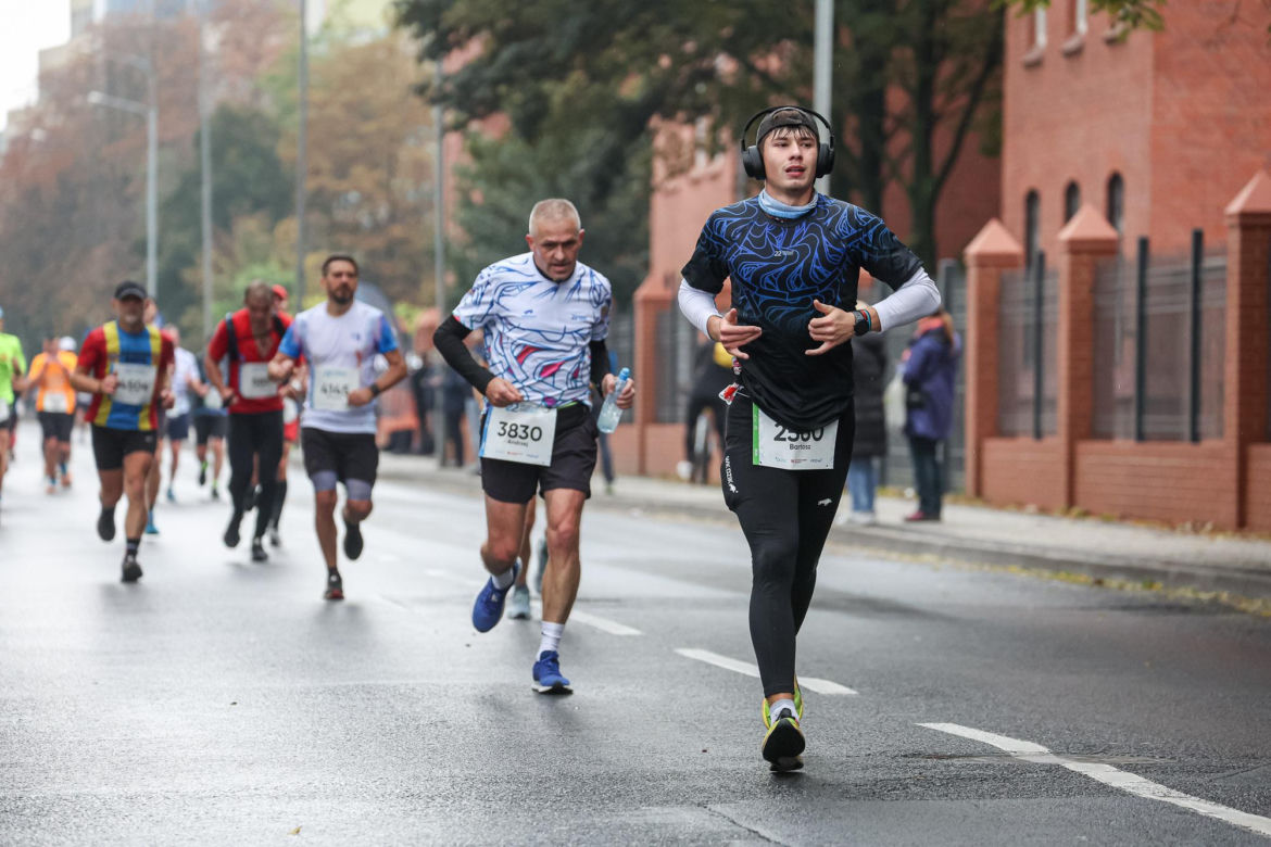 22. Poznań Maraton za nami. Tysiące biegaczy na ulicach Poznania 