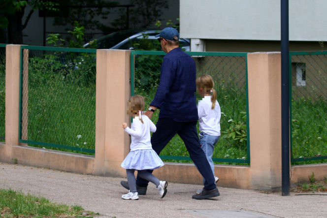 Donald Tusk poszedł na słodkości z rodziną