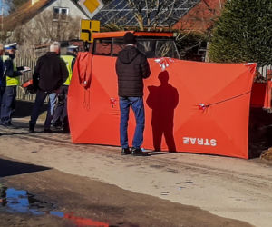 Tragedia przy pracy. Rolnik zginął pod maszyną. Na pomoc było za późno