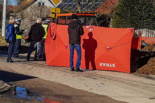 Tragedia przy pracy. Rolnik zginął pod maszyną. Na pomoc było za późno