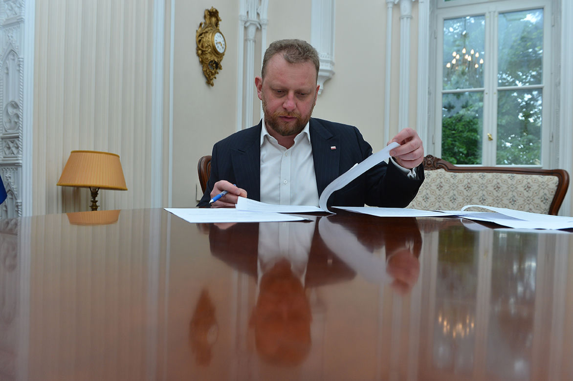 Minister Szumowski ma koronawirusa