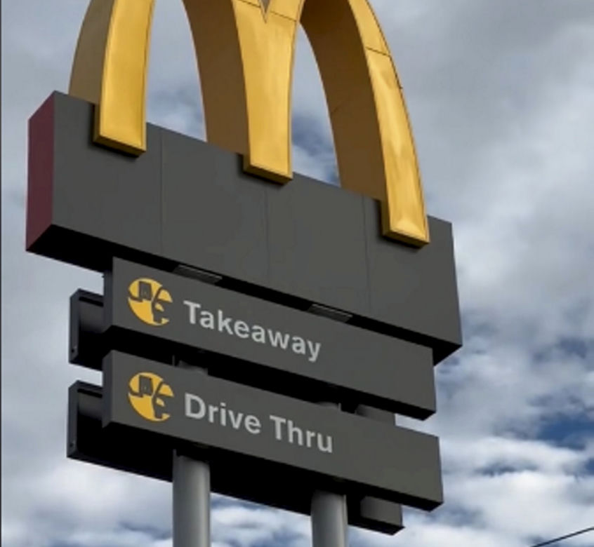 McDonalds otworzył restaurację przyszłości. Frytki poda ci robot!