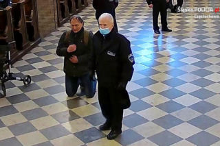 Częstochowa: Pobił strażnika na Jasnej Górze, bo ten zwrócił mu uwagę na brak maseczki. Policja publikuje nagranie [ZDJĘCIA, WIDEO]