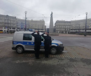 Łódzkie: WZRUSZAJĄCE gesty hołdu i pamięci! Tak policjanci pożegnali swojego kolegę! 