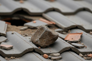 Meteoryt uderzył w dom w Niemczech. Nikt nie wie, co zniszczył oprócz dachu?