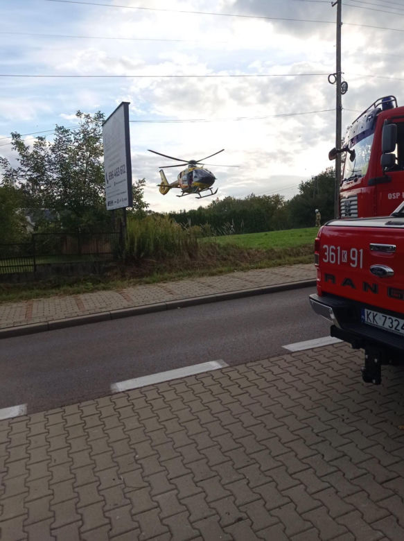 Wybuch gazu w domu w Porębie Radlnej. Ucierpiała ok. 50-letnia kobieta